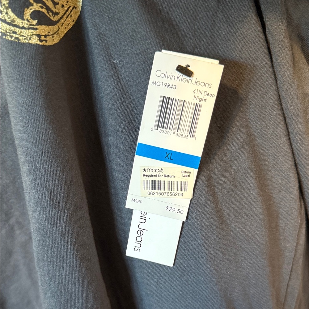 Calvin Klein Men's Dark Graphic‎ Tee - Picture 5 of 6